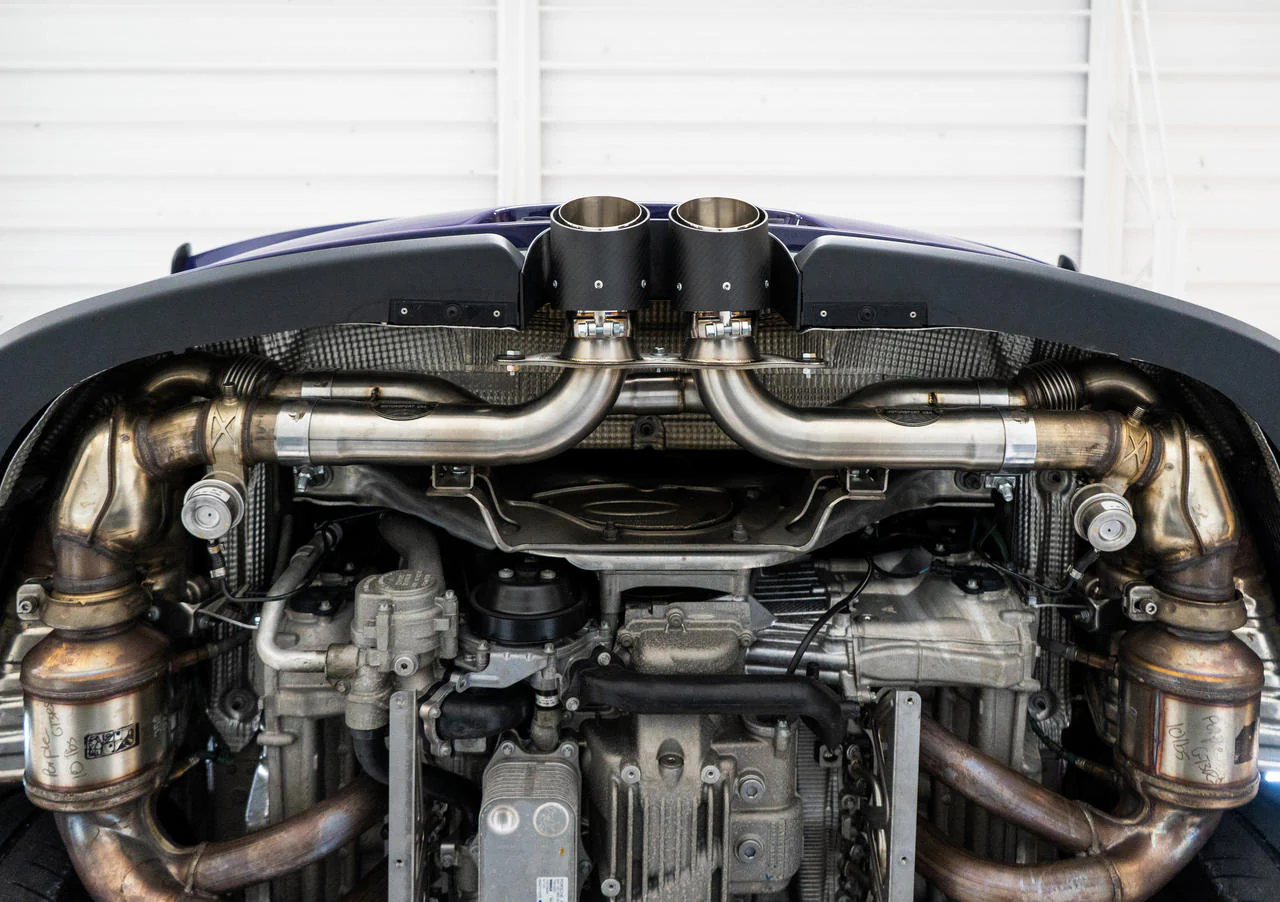 Fabspeed Porsche 991 GT3 / GT3 RS Center Muffler Bypass Pipe (2014-2016) - Image 10