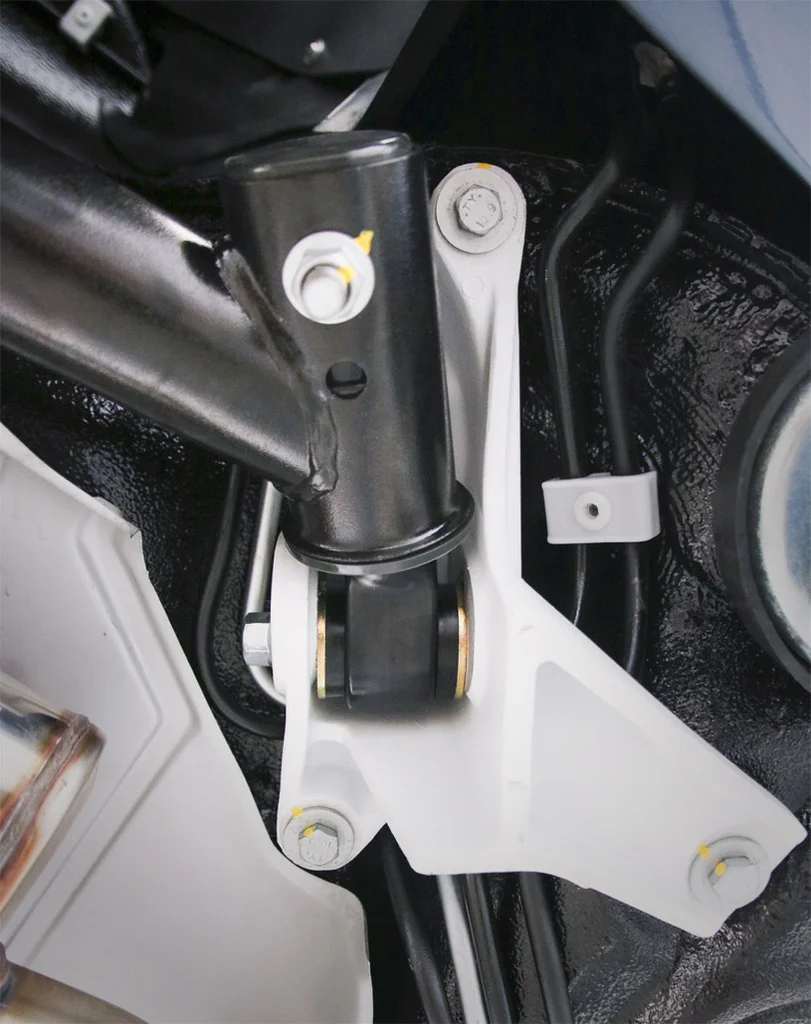 Porsche 928 Rear Rocker Arm Including Bushings - Image 6