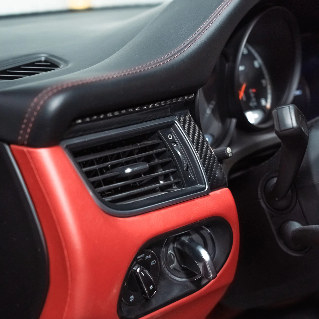 Rennline Carbon Fiber Dash Trim Kit for Macan - Image 6