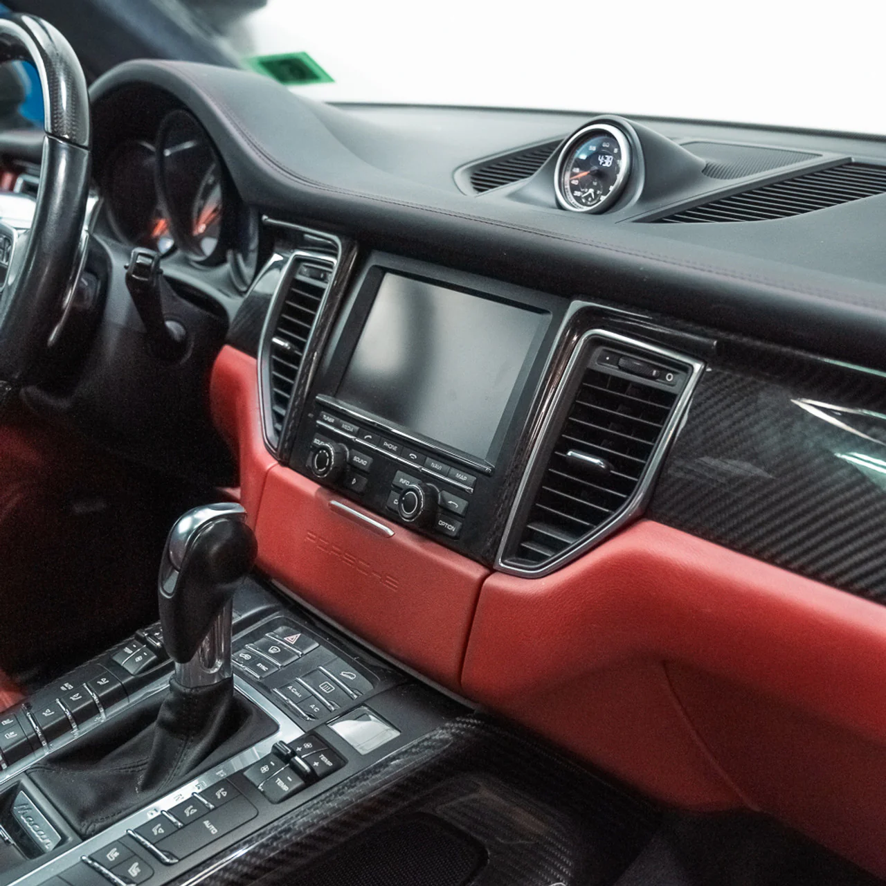Rennline Carbon Fiber Interior Trim Kit for Macan - Image 8