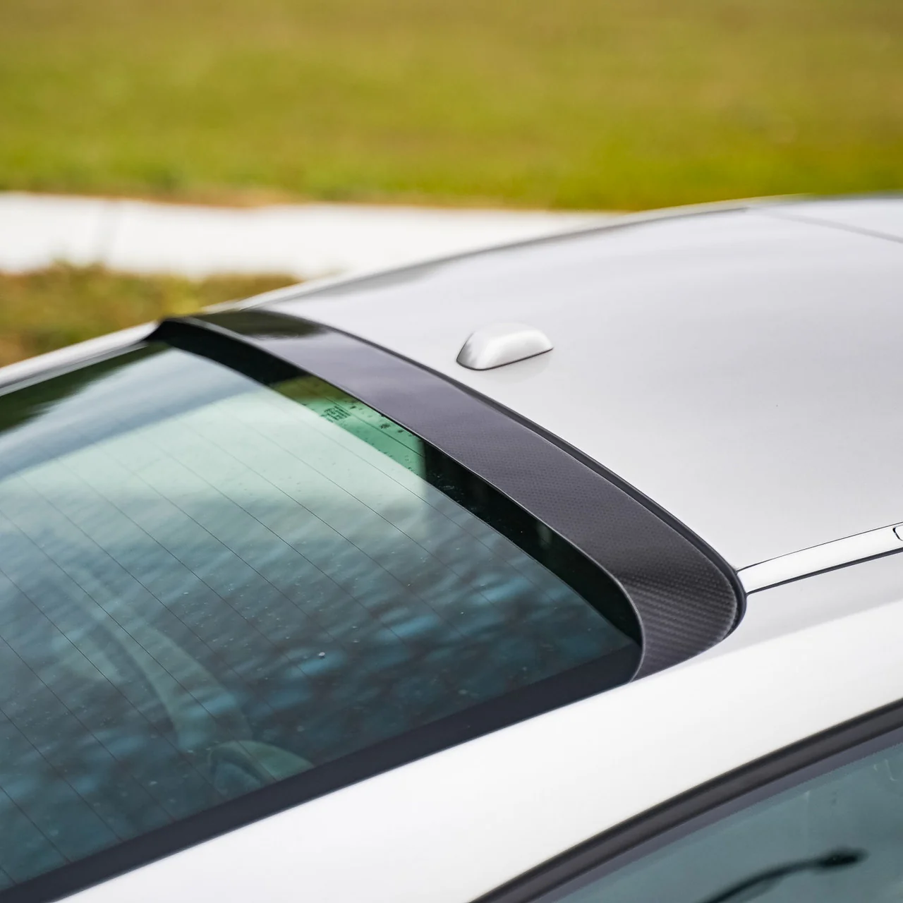 Rennline Carbon Fiber Roof Spoiler for Porsche 911 (997) - Image 5
