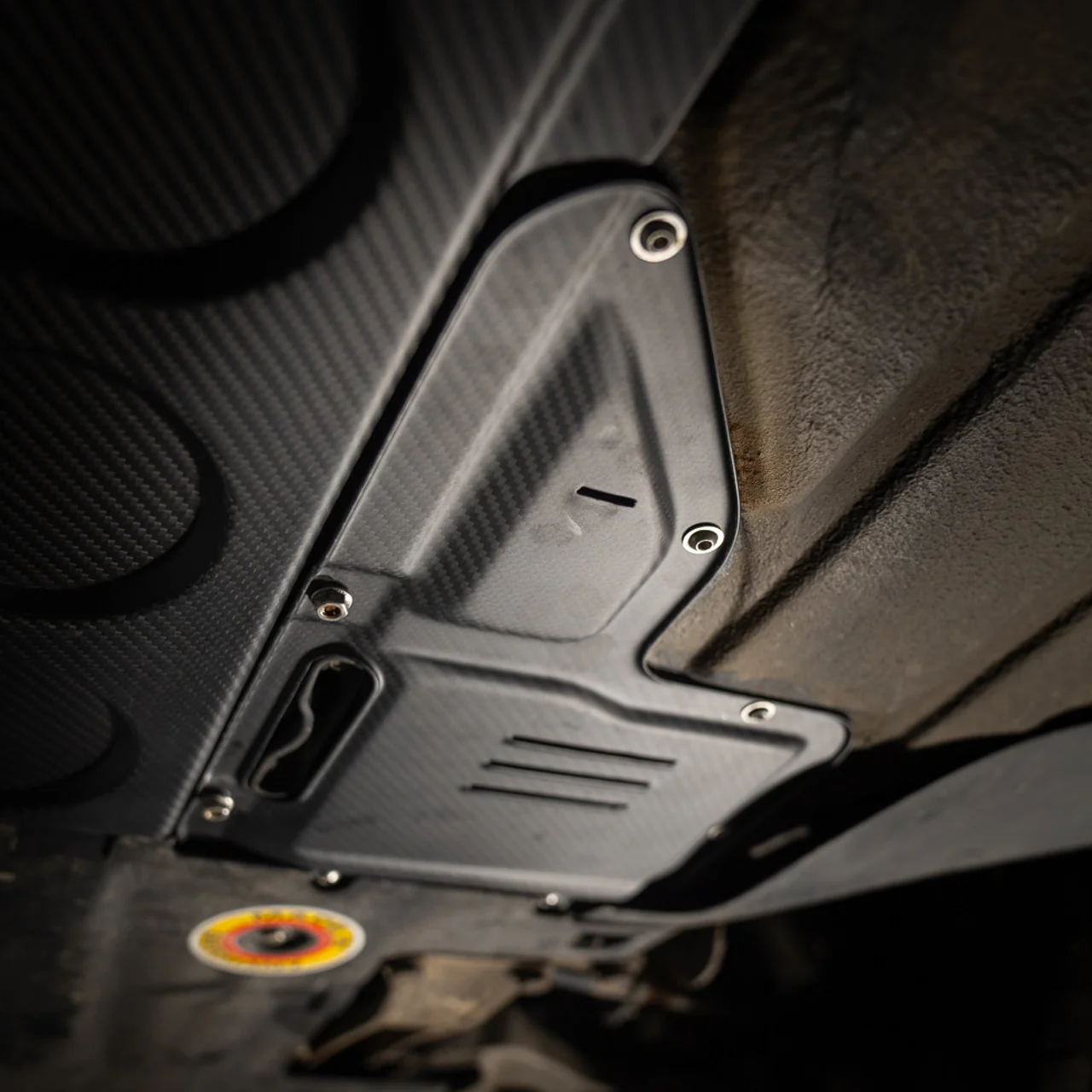 Rennline Carbon Fiber Shift Tunnel & Fuel Pump Cover for Porsche 964/993 - Image 12