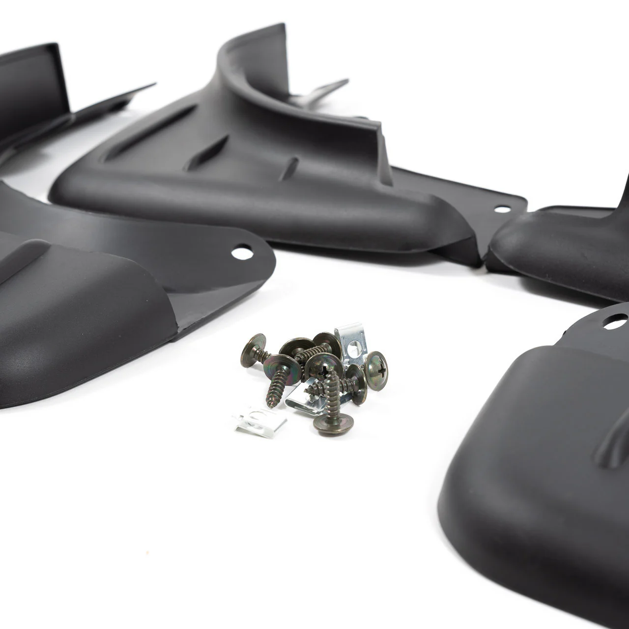 Rennline Cayenne 957 Mud Flap Kit - Image 4