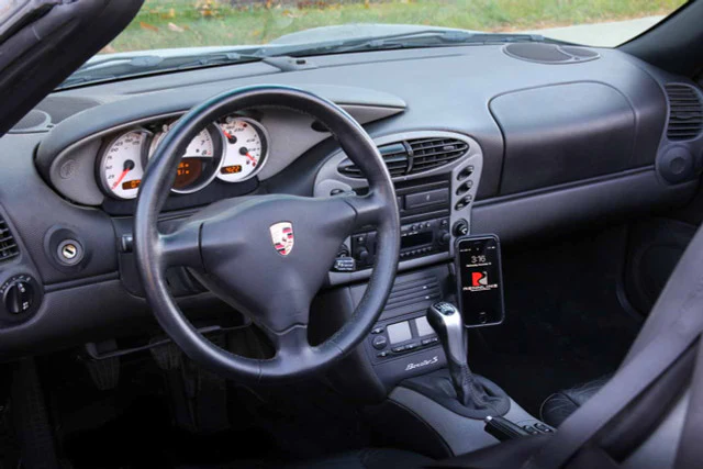 Rennline ExactFit Magnetic Center Console Phone mount for Porsche 996 and 986 Boxster - Image 2