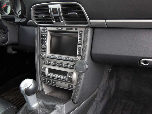 Rennline ExactFit Magnetic Phone mount for Porsche 987 and 997 - Image 3